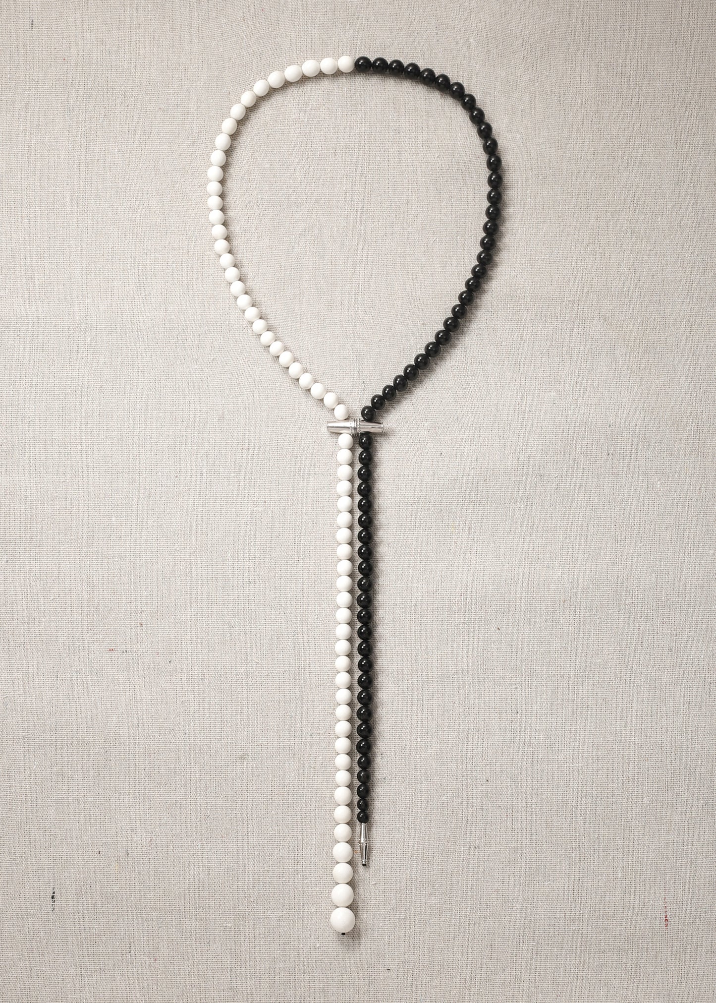 RIVERLAKE Fall Necklace featuring antler and black buffalo horn in a stylish, nature-inspired design.