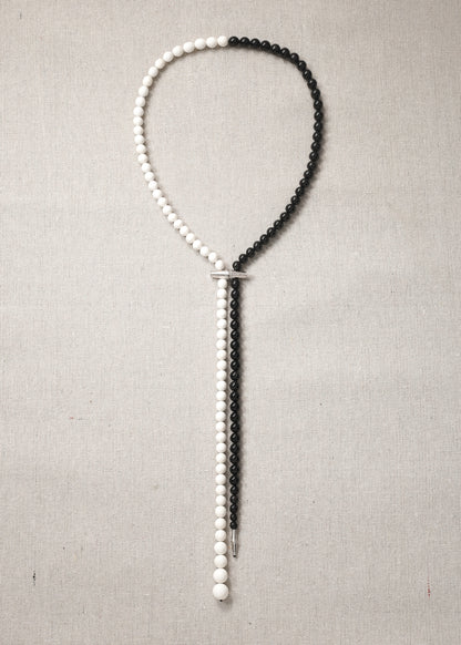 RIVERLAKE Fall Necklace featuring antler and black buffalo horn in a stylish, nature-inspired design.