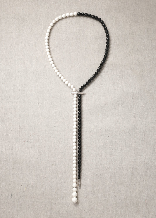 RIVERLAKE Fall Necklace featuring antler and black buffalo horn in a stylish, nature-inspired design.