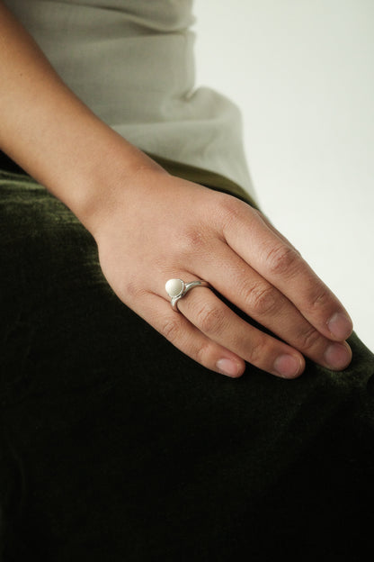 Nook Enclave Ring in Antler - RIVERLAKE