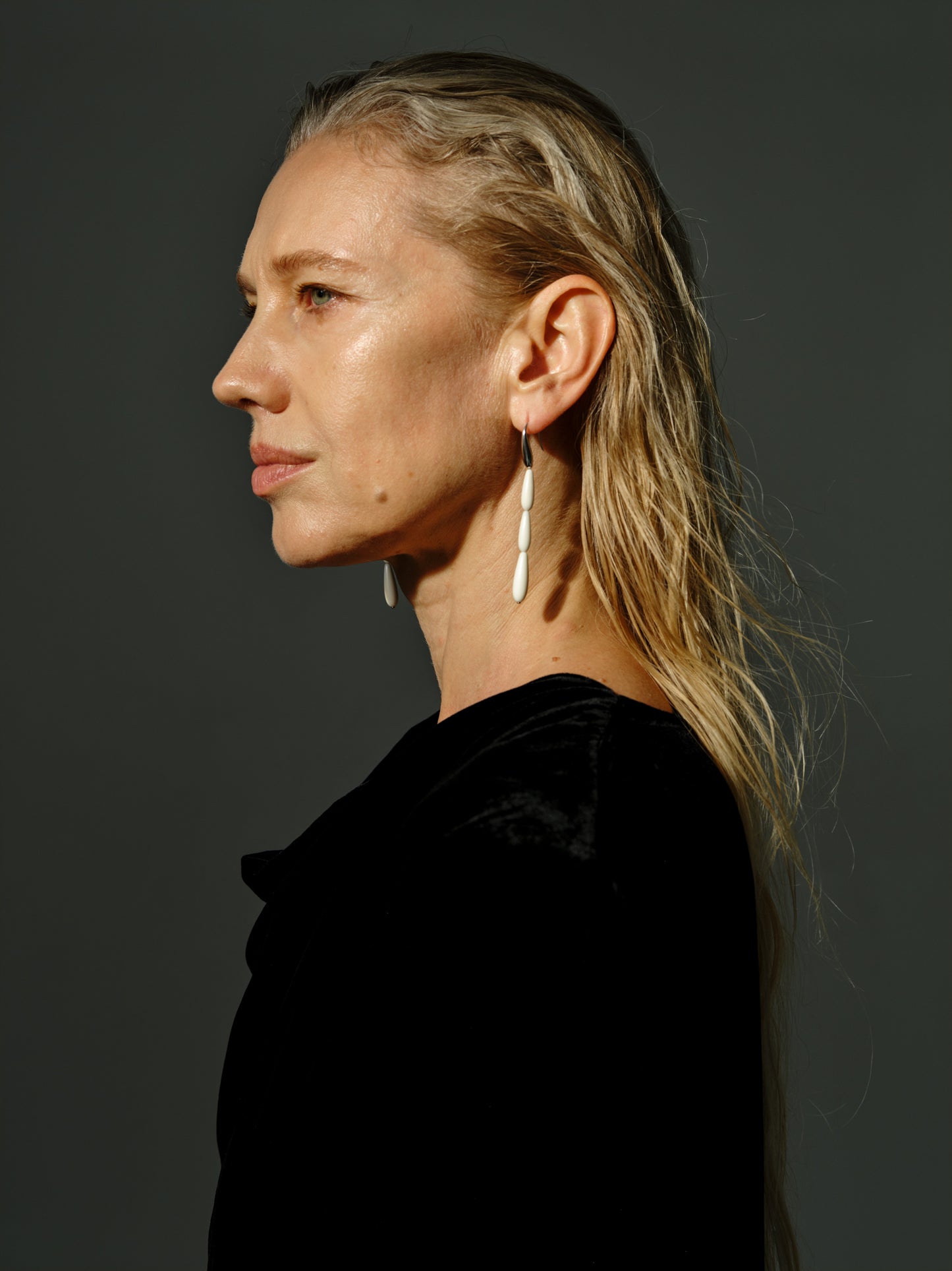 Long spring earrings in antler color by RIVERLAKE, featuring a sleek design and elegant drop style.