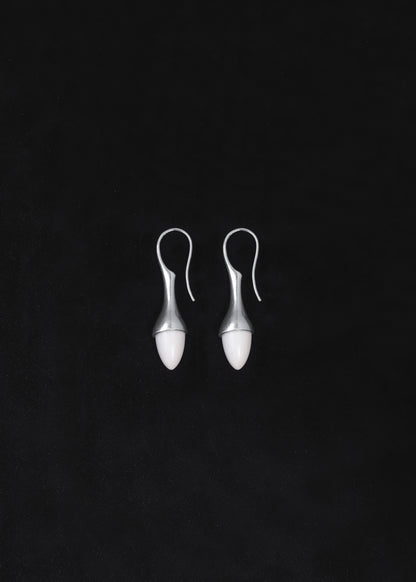 RIVERLAKE Dewdrop Earrings in Antler with elegant design and subtle color, perfect for adding a touch of nature-inspired style.