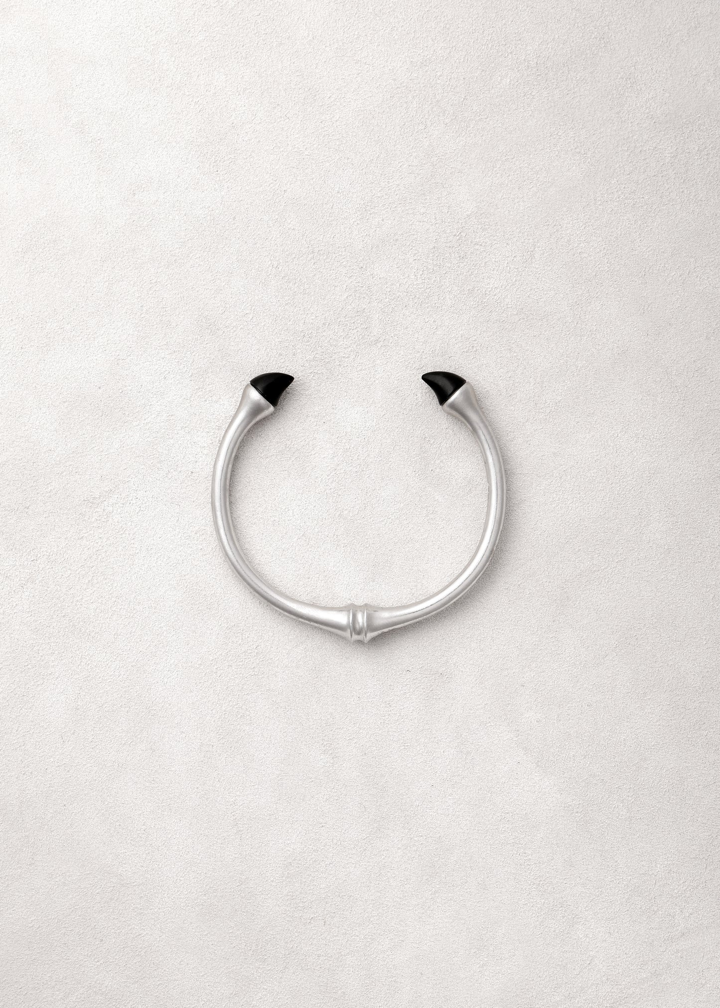 Black buffalo horn Talon cuff by RIVERLAKE showcasing unique texture and elegant design.