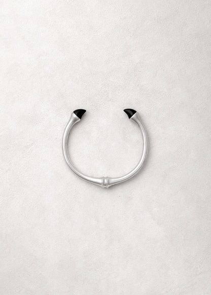 Black buffalo horn Talon cuff by RIVERLAKE showcasing unique texture and elegant design.