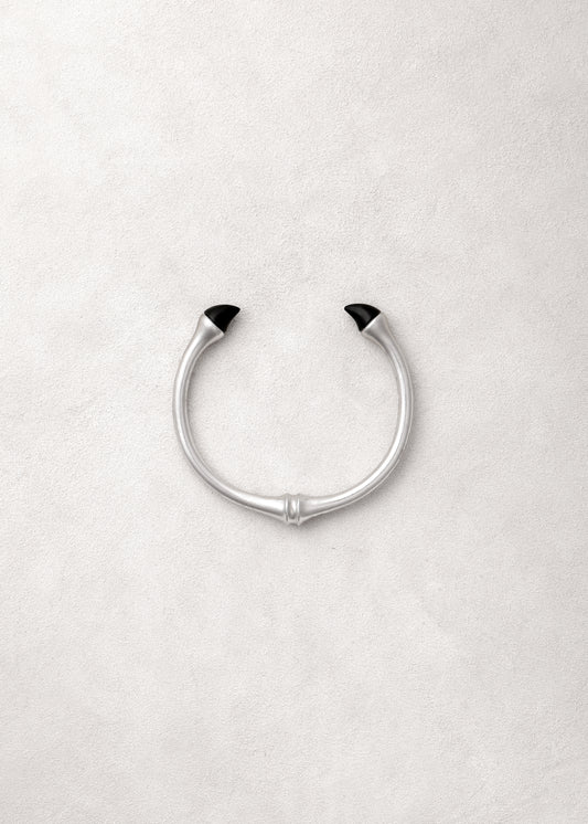 Black buffalo horn Talon cuff by RIVERLAKE showcasing unique texture and elegant design.