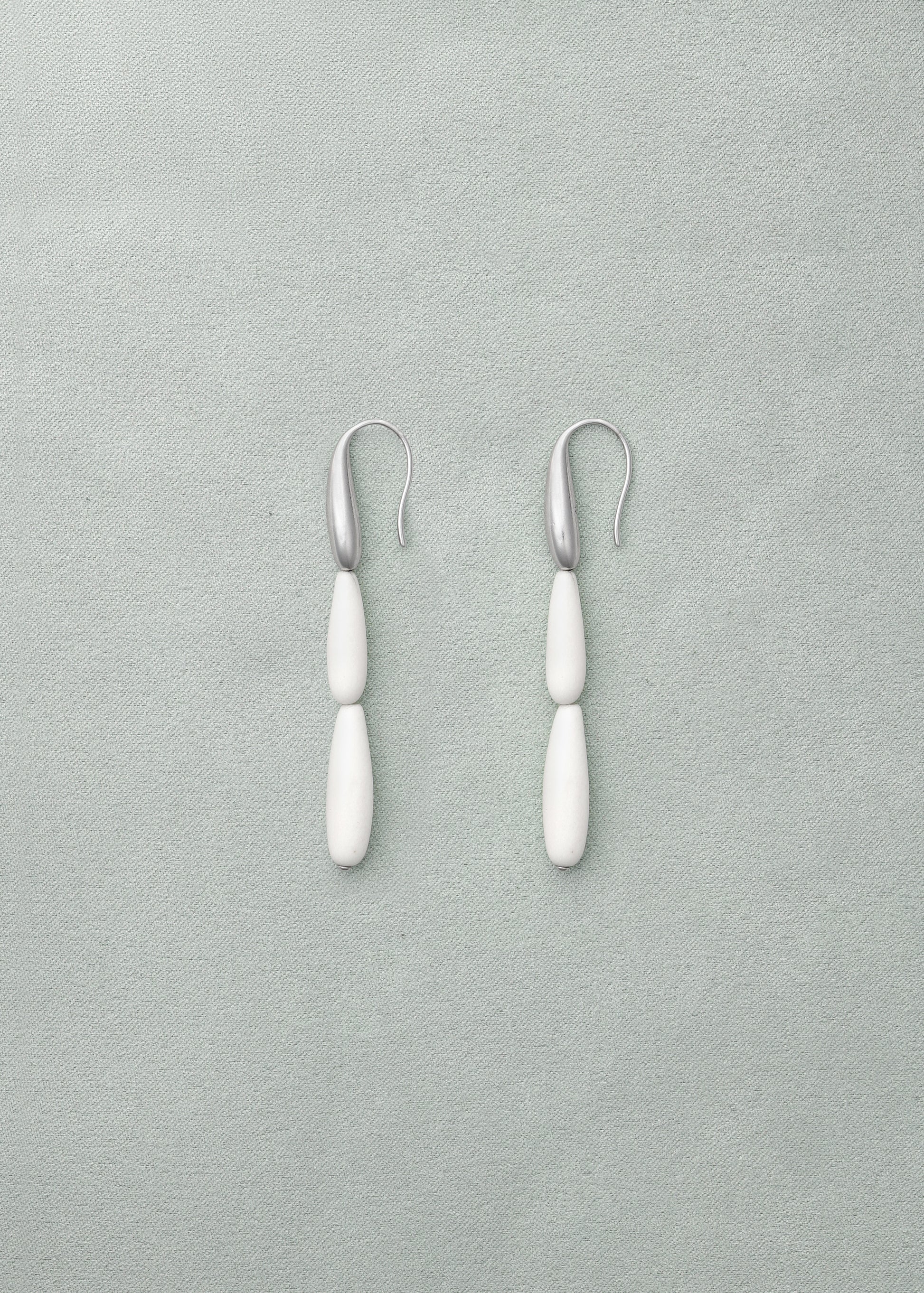 Short spring earrings with antler design by RIVERLAKE, featuring a unique and natural aesthetic.