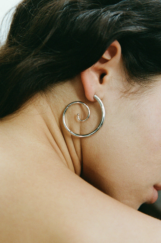 RIVERLAKE Tendril Earrings featuring a delicate twisted design in silver, perfect for elegant everyday wear.